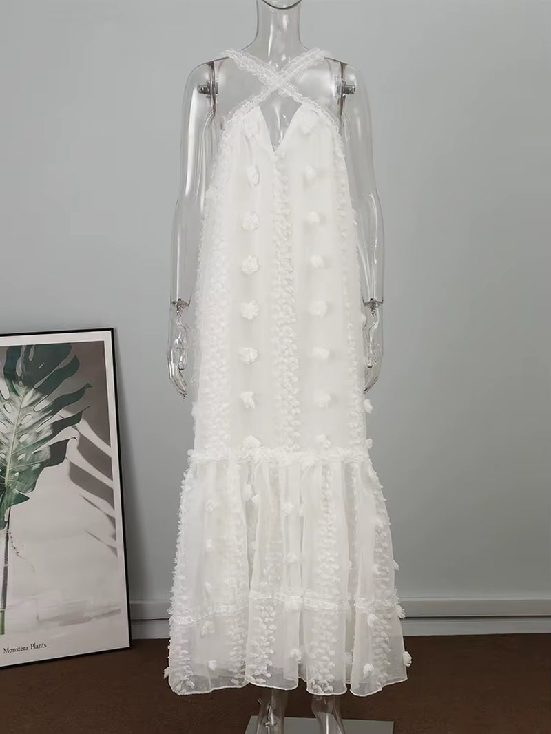 Effortless Chic: Sleeveless Halter Maxi Summer Dress